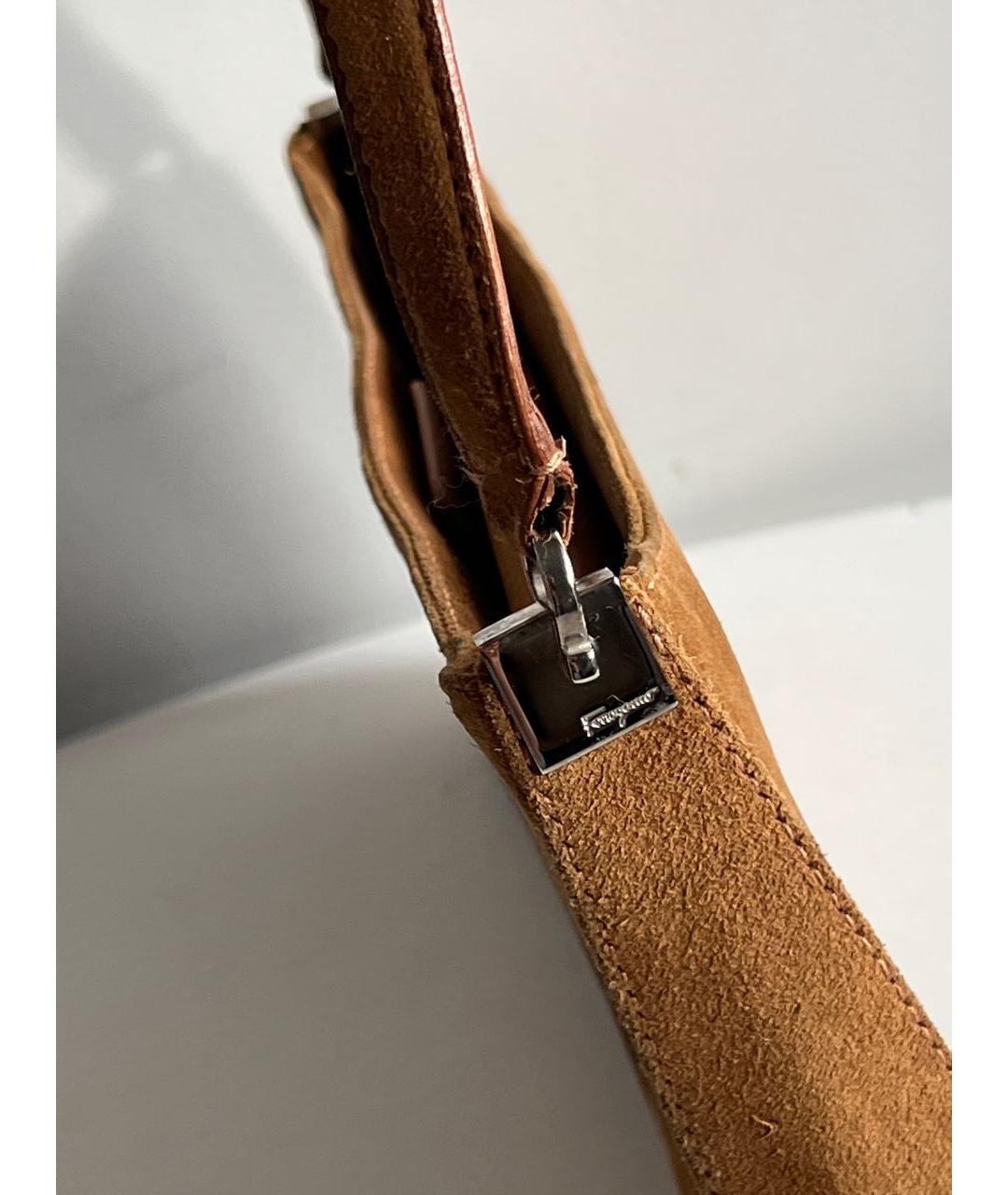 FERRAGAMO Коричневая замшевая сумка с короткими ручками, фото 4