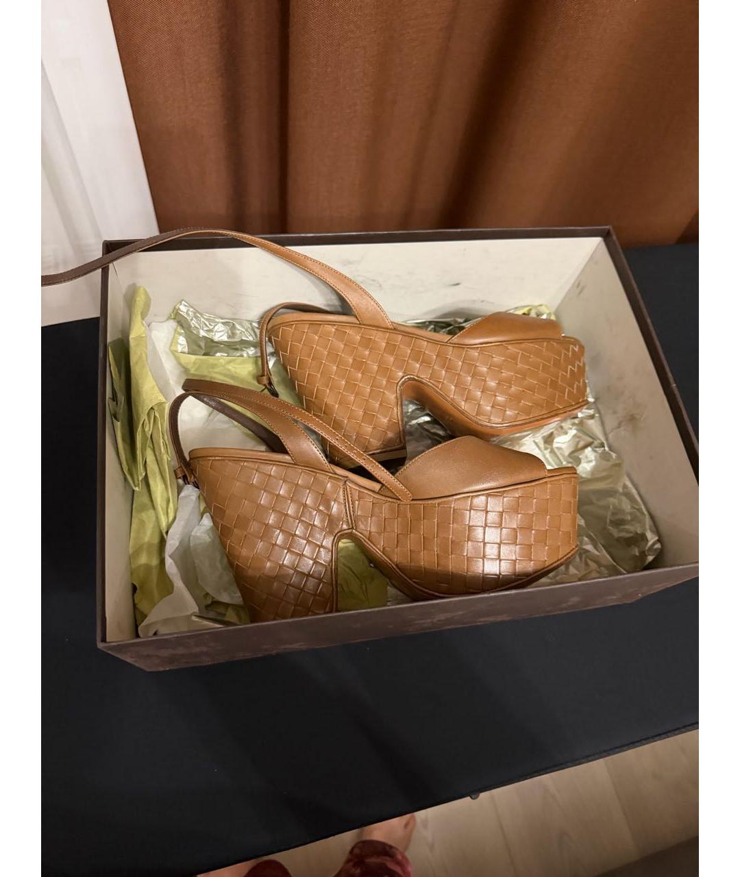 BOTTEGA VENETA Коричневые кожаные босоножки, фото 2