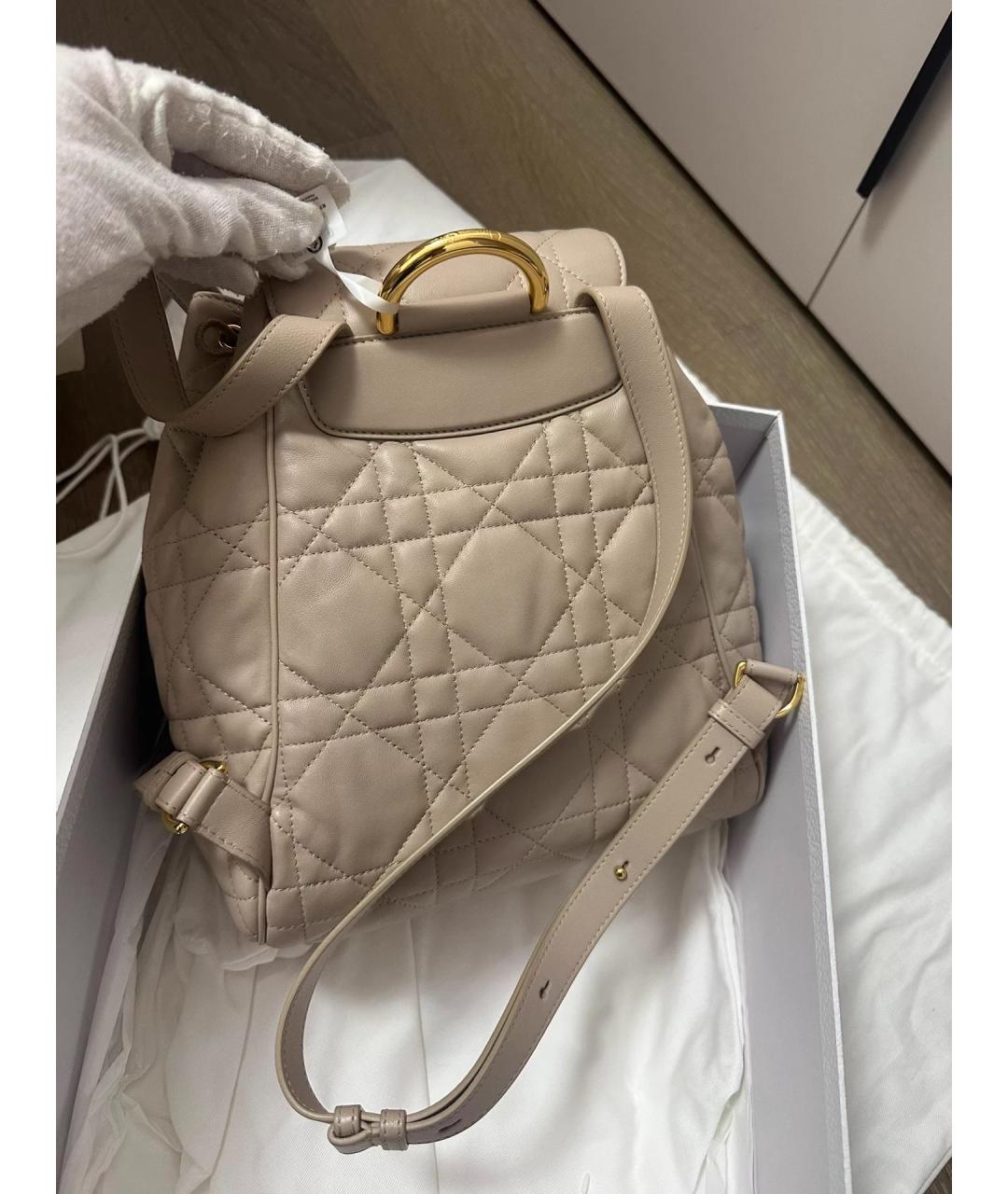 CHRISTIAN DIOR Бежевый кожаный рюкзак, фото 3