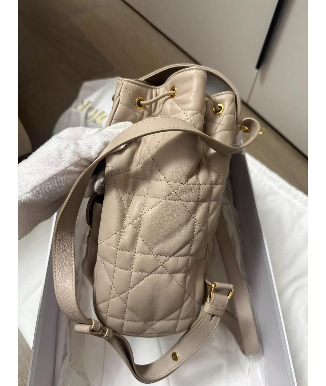 CHRISTIAN DIOR Бежевый кожаный рюкзак, фото 4