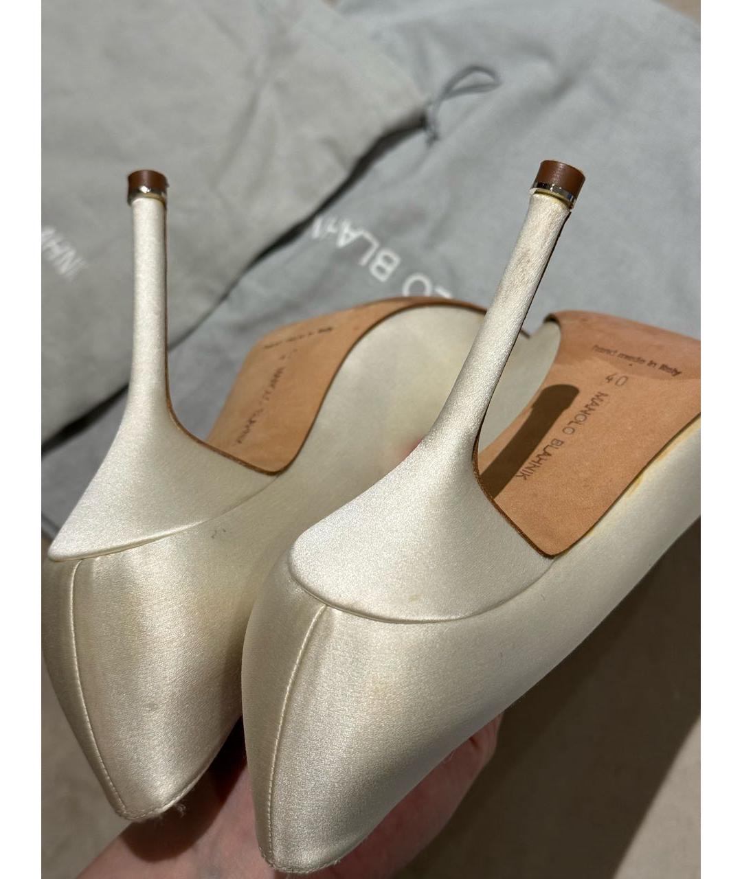 MANOLO BLAHNIK Белые текстильные туфли, фото 6