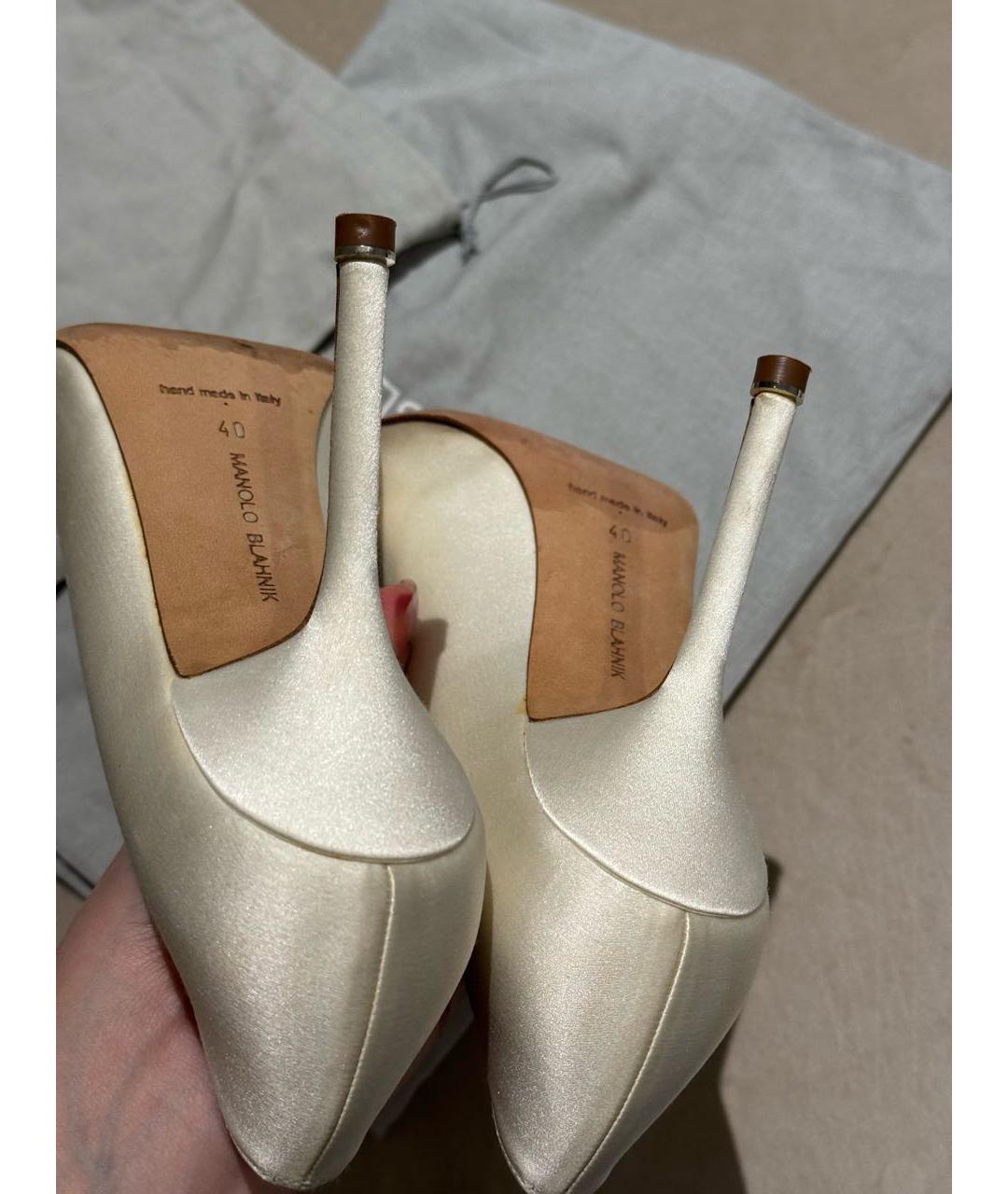 MANOLO BLAHNIK Белые текстильные туфли, фото 5