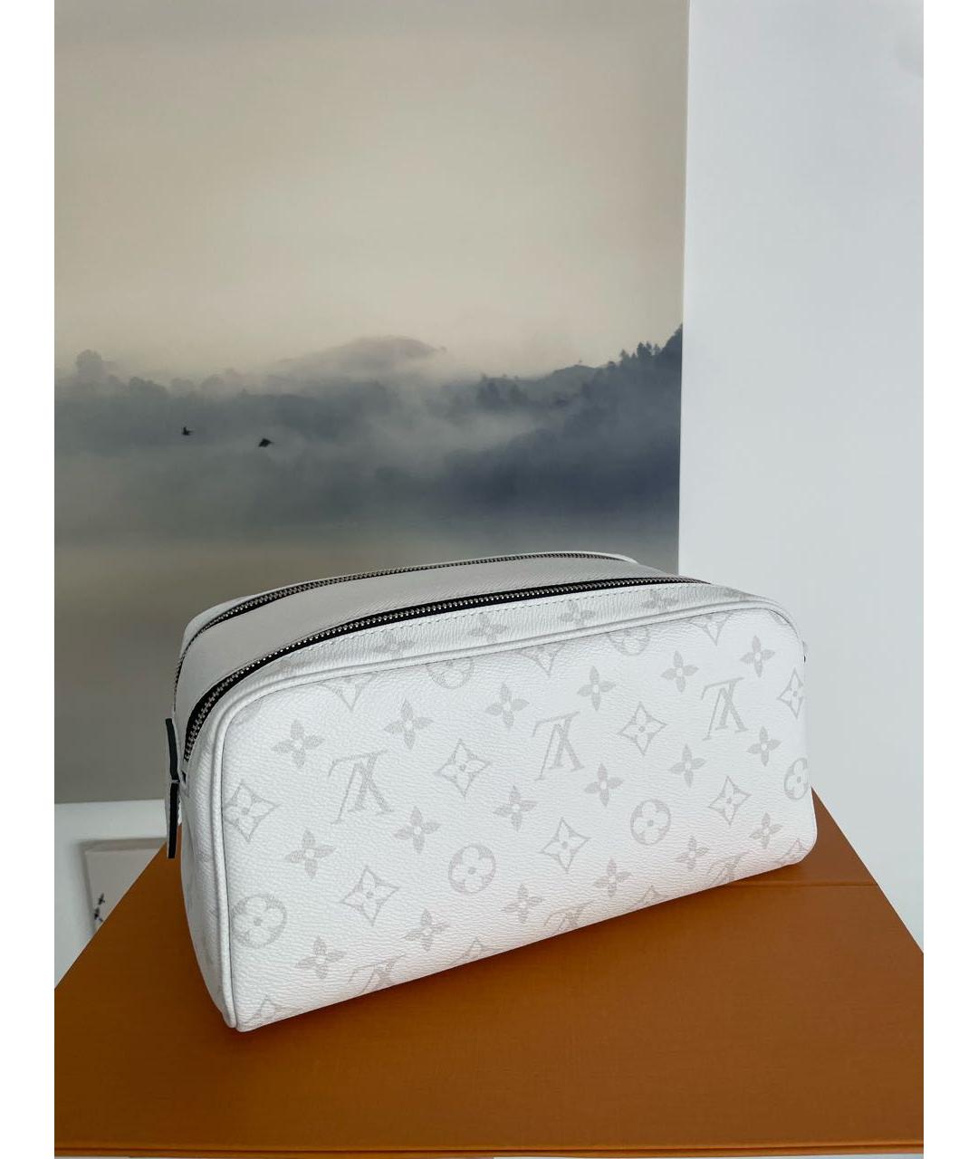 LOUIS VUITTON Белая косметичка, фото 2