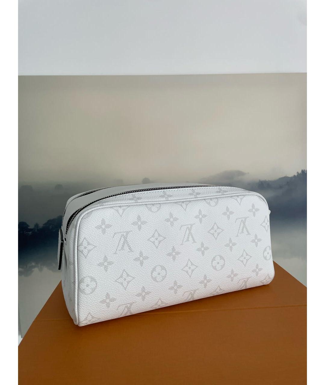 LOUIS VUITTON Белая косметичка, фото 4