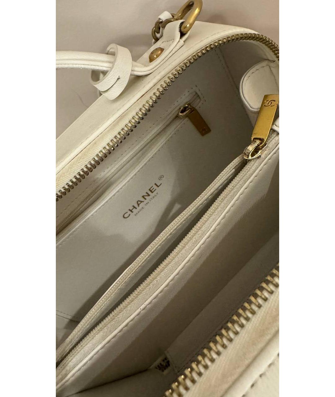 CHANEL Белая кожаная сумка через плечо, фото 4