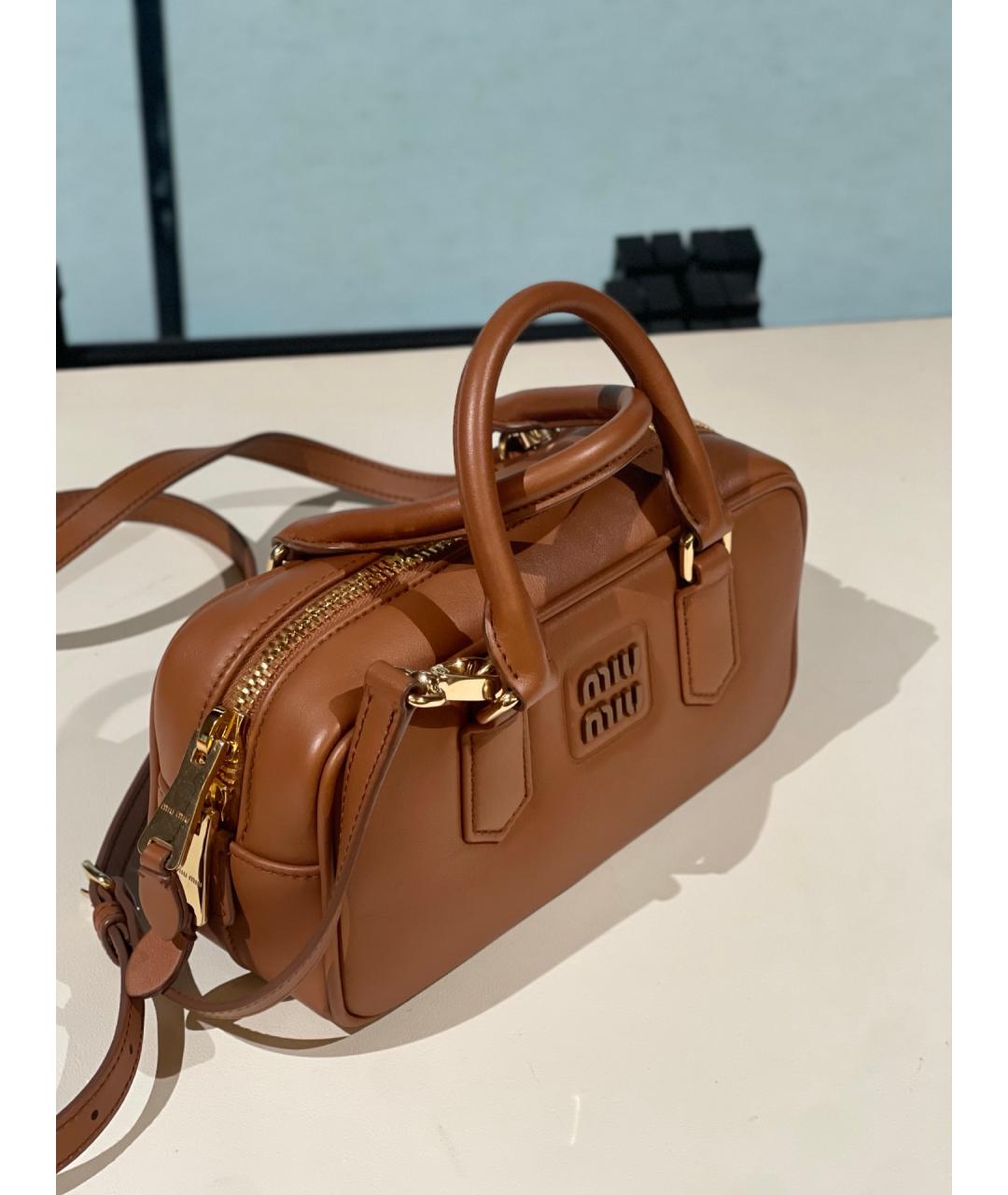 MIU MIU Коричневая кожаная сумка тоут, фото 5