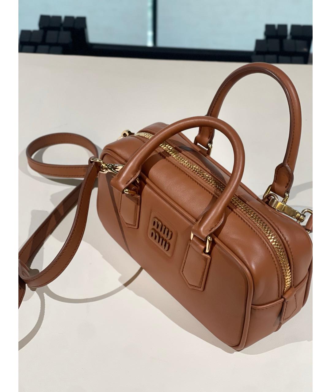 MIU MIU Коричневая кожаная сумка тоут, фото 9