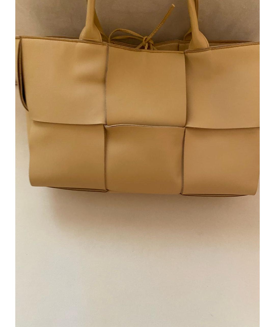 BOTTEGA VENETA Горчичная кожаная сумка с короткими ручками, фото 3