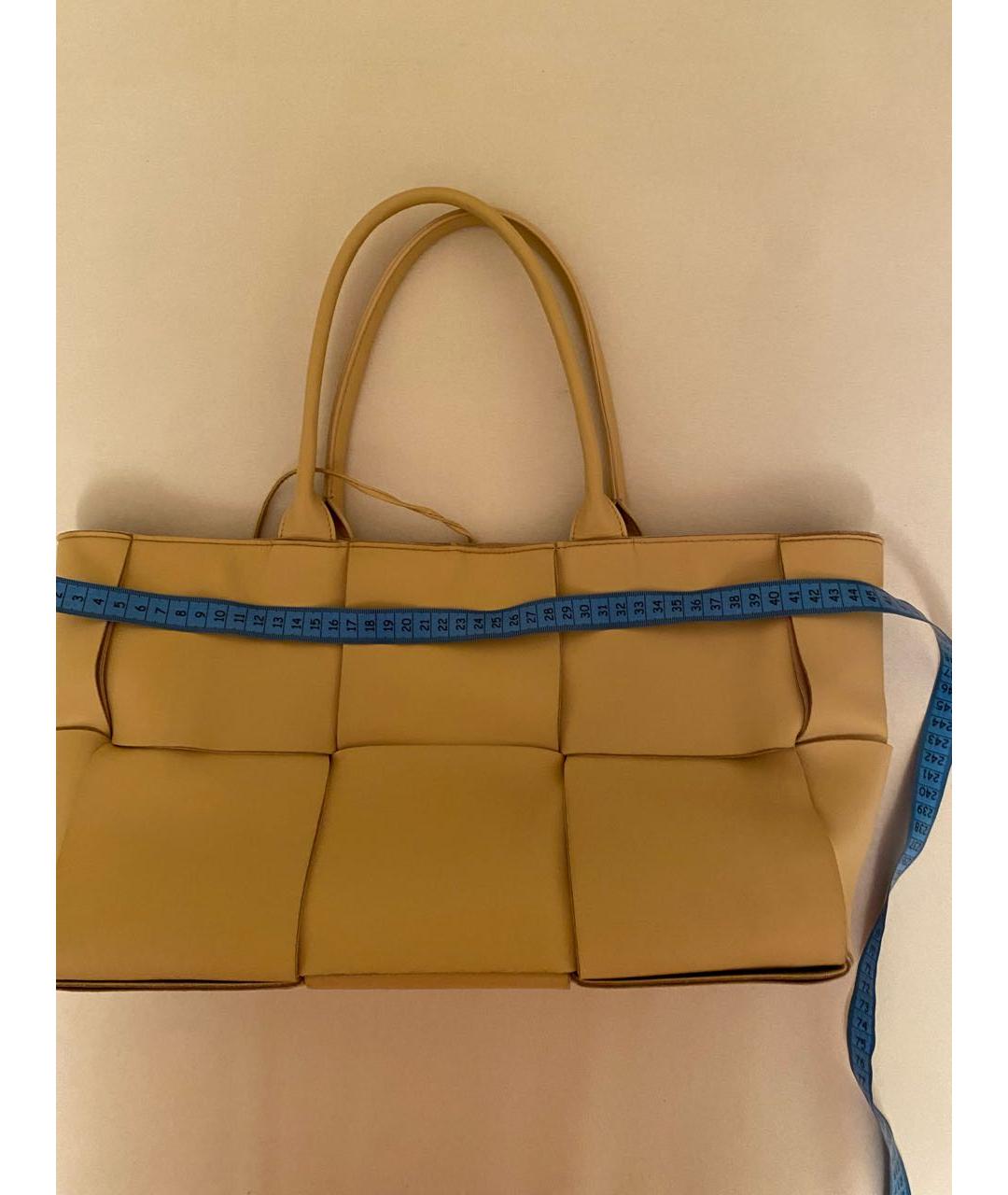 BOTTEGA VENETA Горчичная кожаная сумка с короткими ручками, фото 5