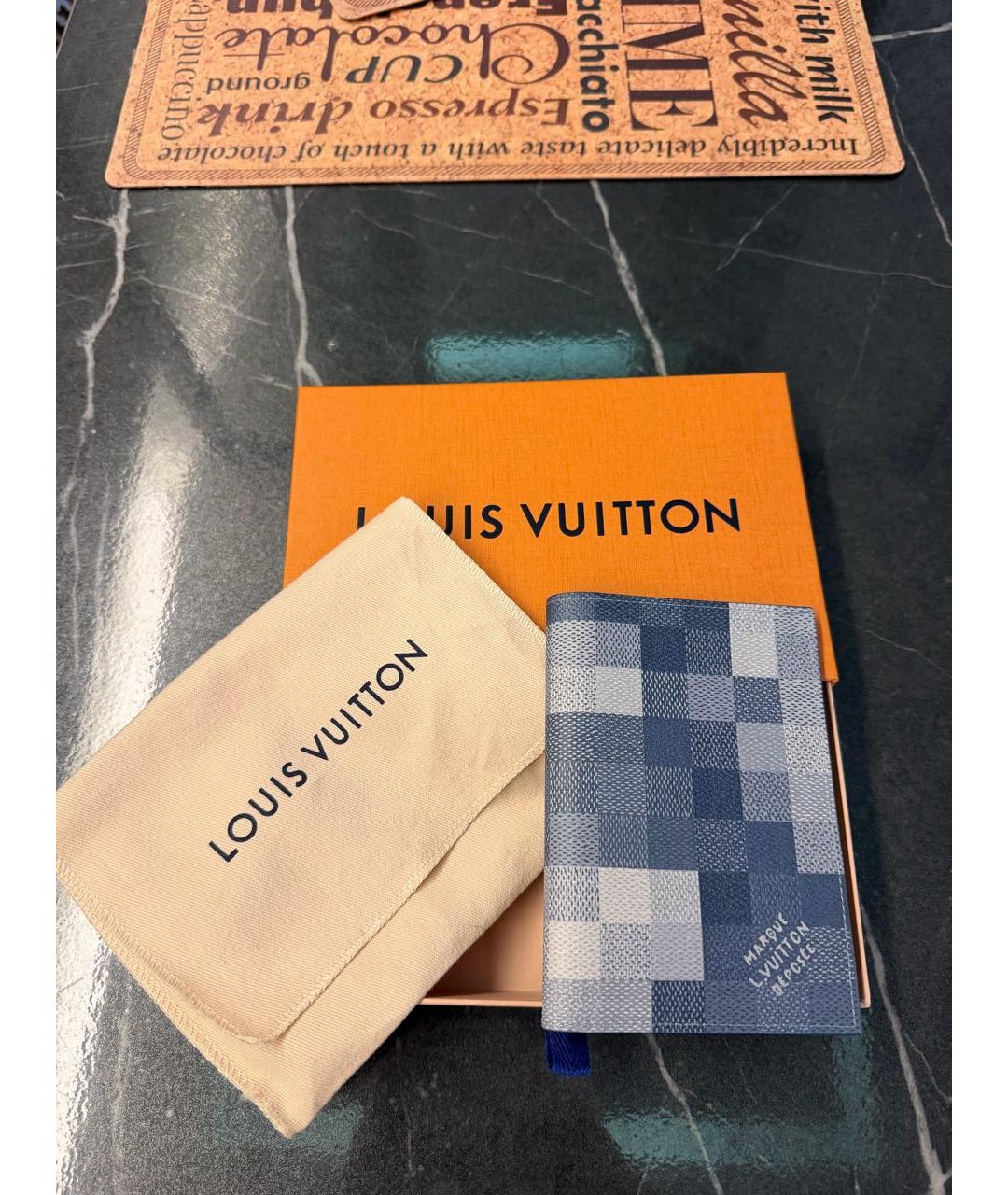 LOUIS VUITTON Синий кожаный кардхолдер, фото 5