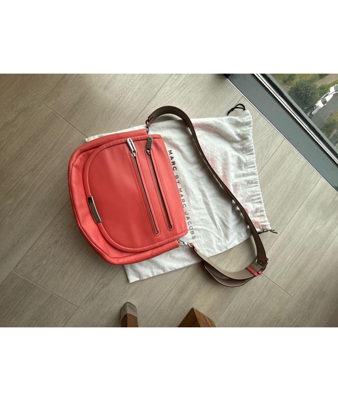 MARC BY MARC JACOBS Коралловая кожаная сумка через плечо, фото 7