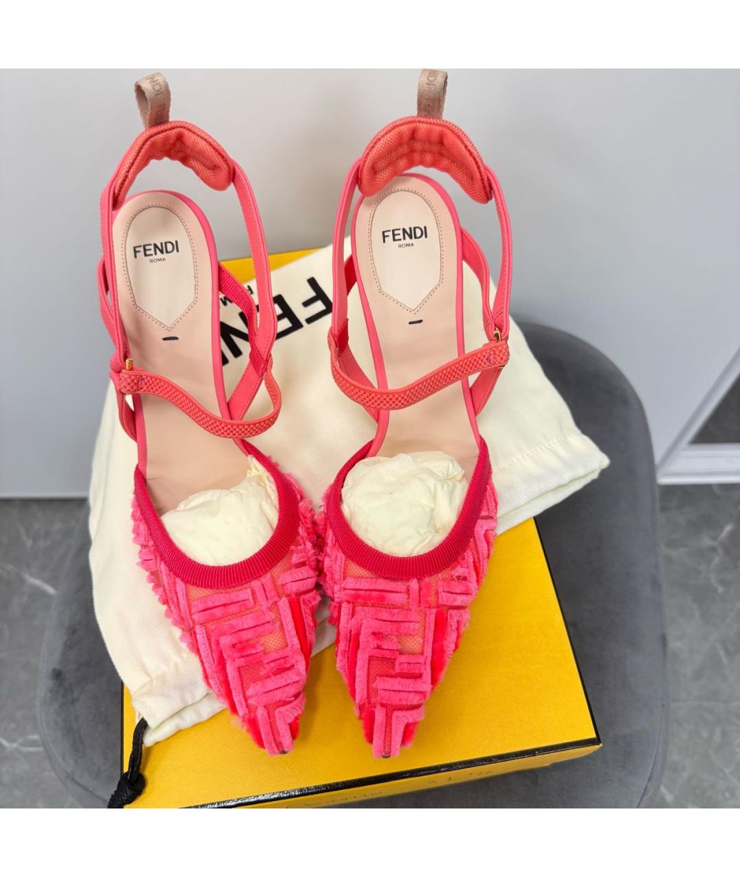 FENDI Коралловые босоножки, фото 2