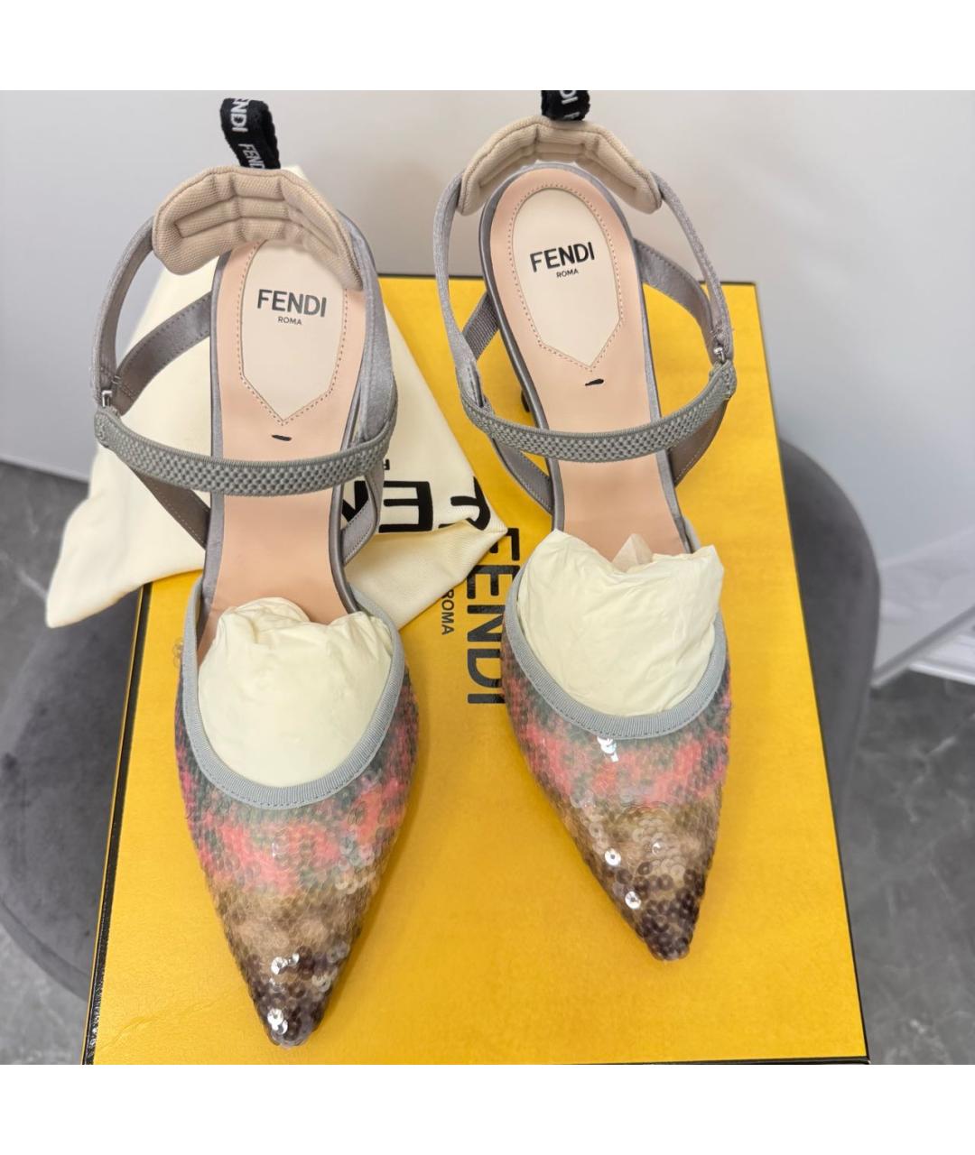 FENDI Антрацитовые босоножки, фото 2
