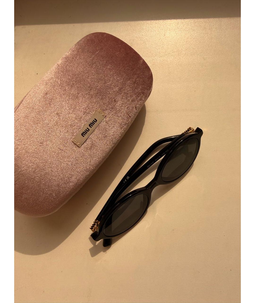 MIU MIU Черные пластиковые солнцезащитные очки, фото 4