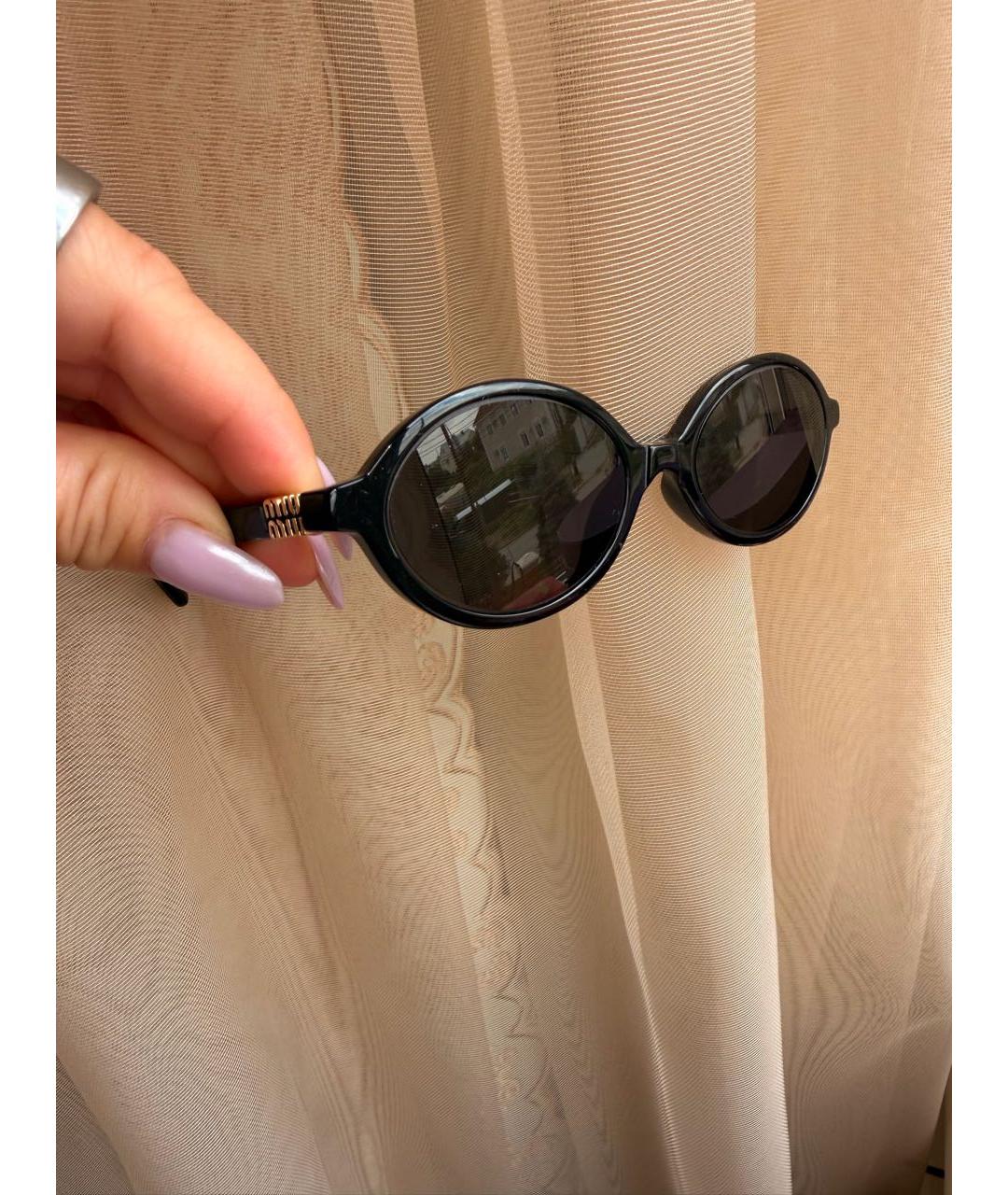MIU MIU Черные пластиковые солнцезащитные очки, фото 2