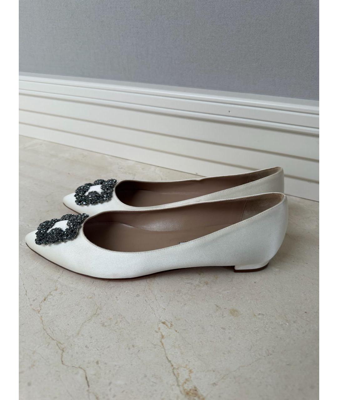 MANOLO BLAHNIK Белые кожаные лодочки на низком каблуке, фото 7