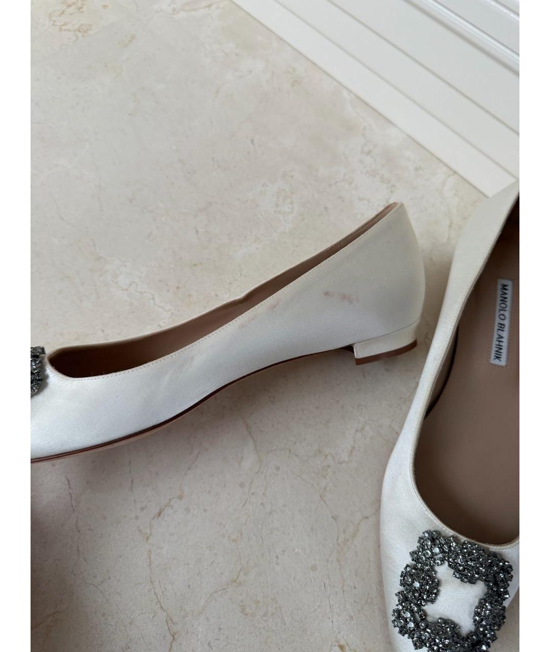 MANOLO BLAHNIK Белые кожаные лодочки на низком каблуке, фото 6