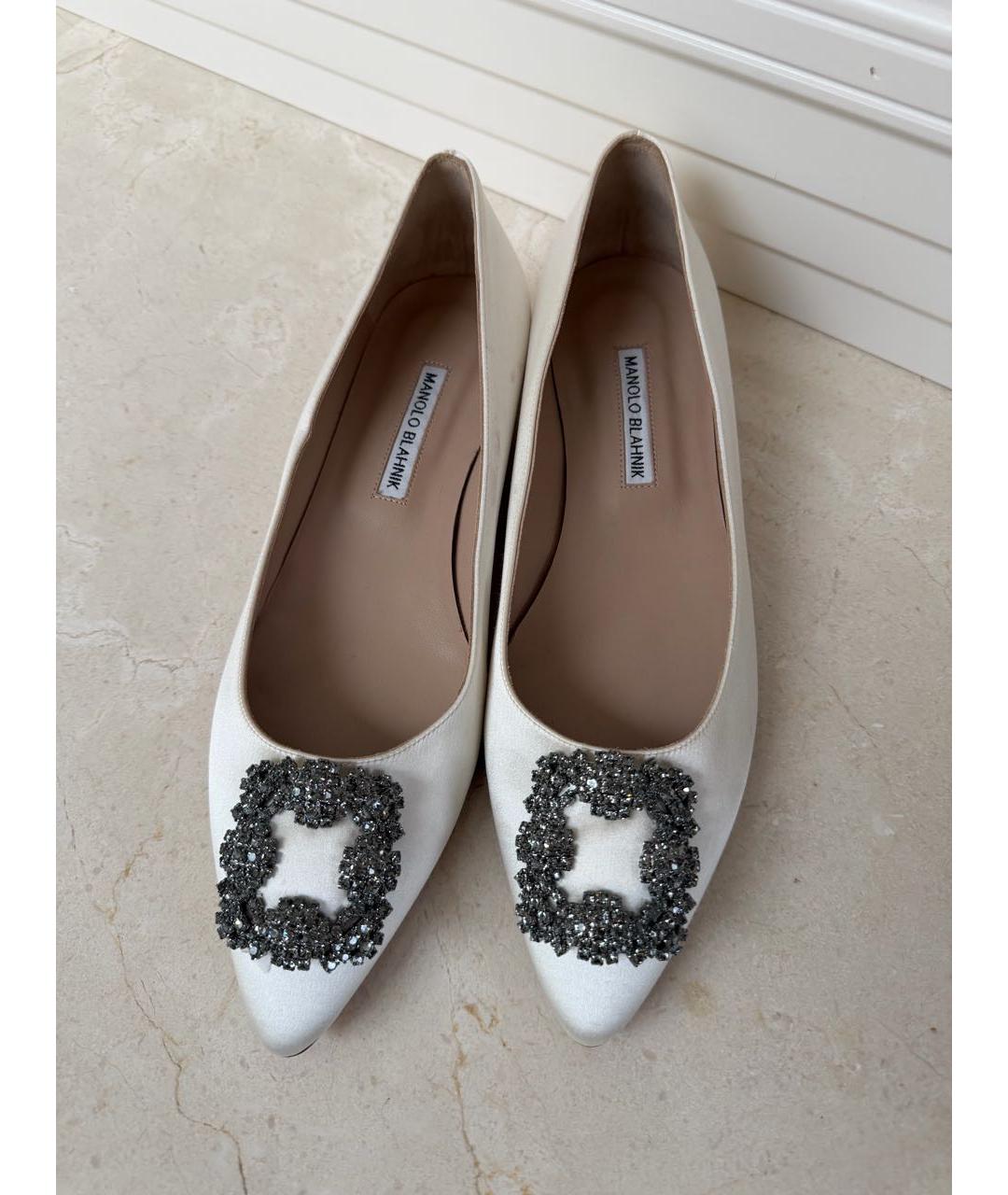 MANOLO BLAHNIK Белые кожаные лодочки на низком каблуке, фото 2