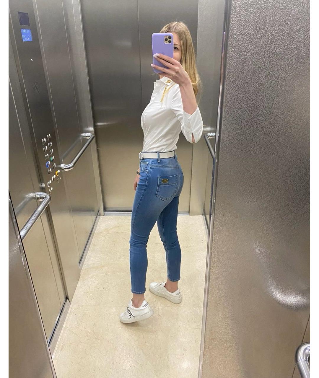 ELISABETTA FRANCHI Голубые хлопко-полиэстеровые джинсы слим, фото 6