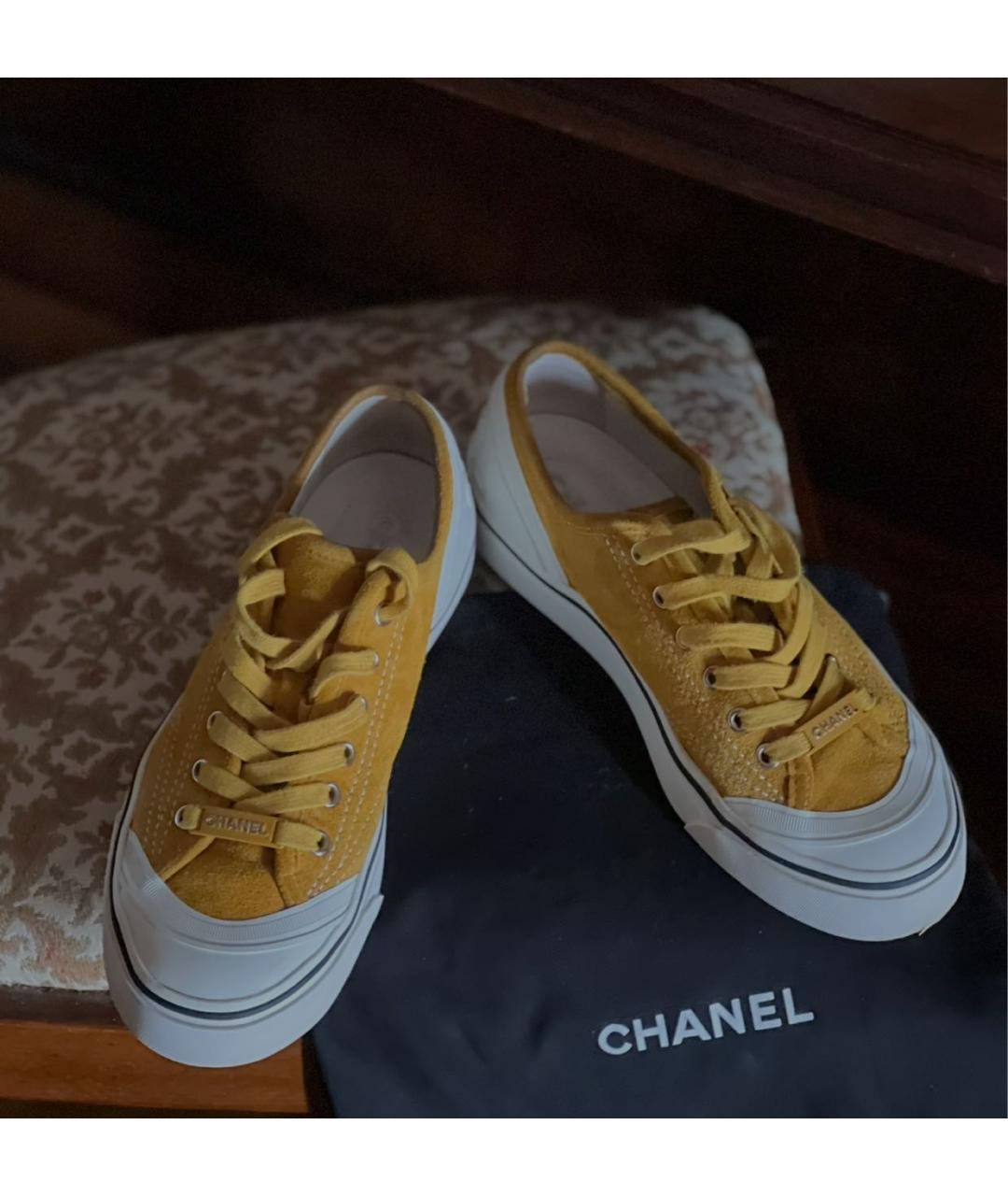 CHANEL Желтые замшевые кеды, фото 7