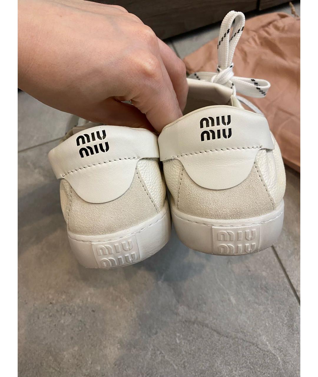 MIU MIU Белые кожаные кроссовки, фото 3