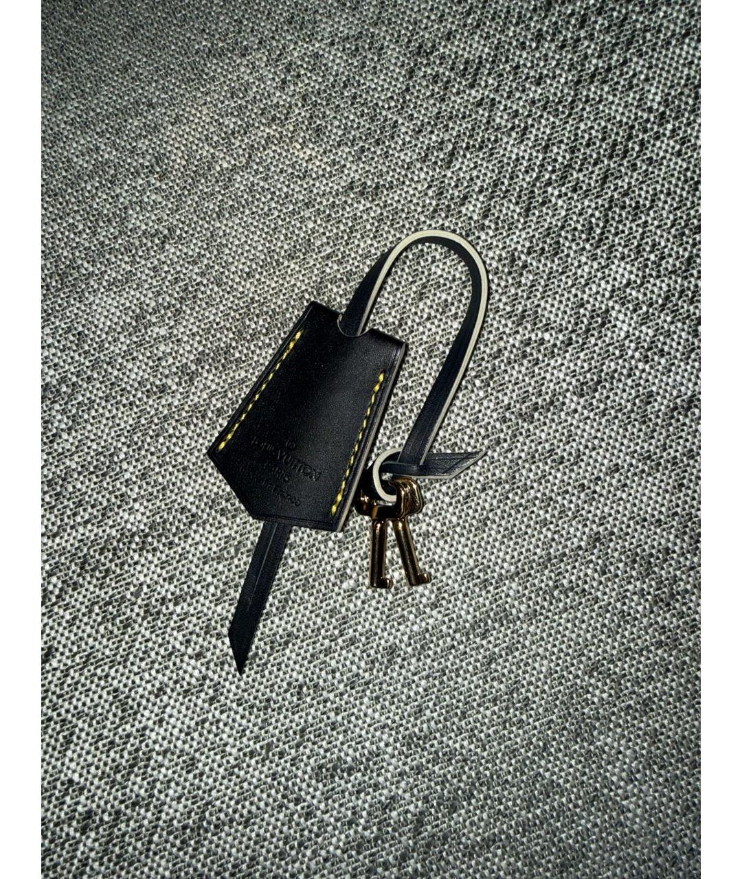 LOUIS VUITTON Черная кожаная сумка с короткими ручками, фото 5