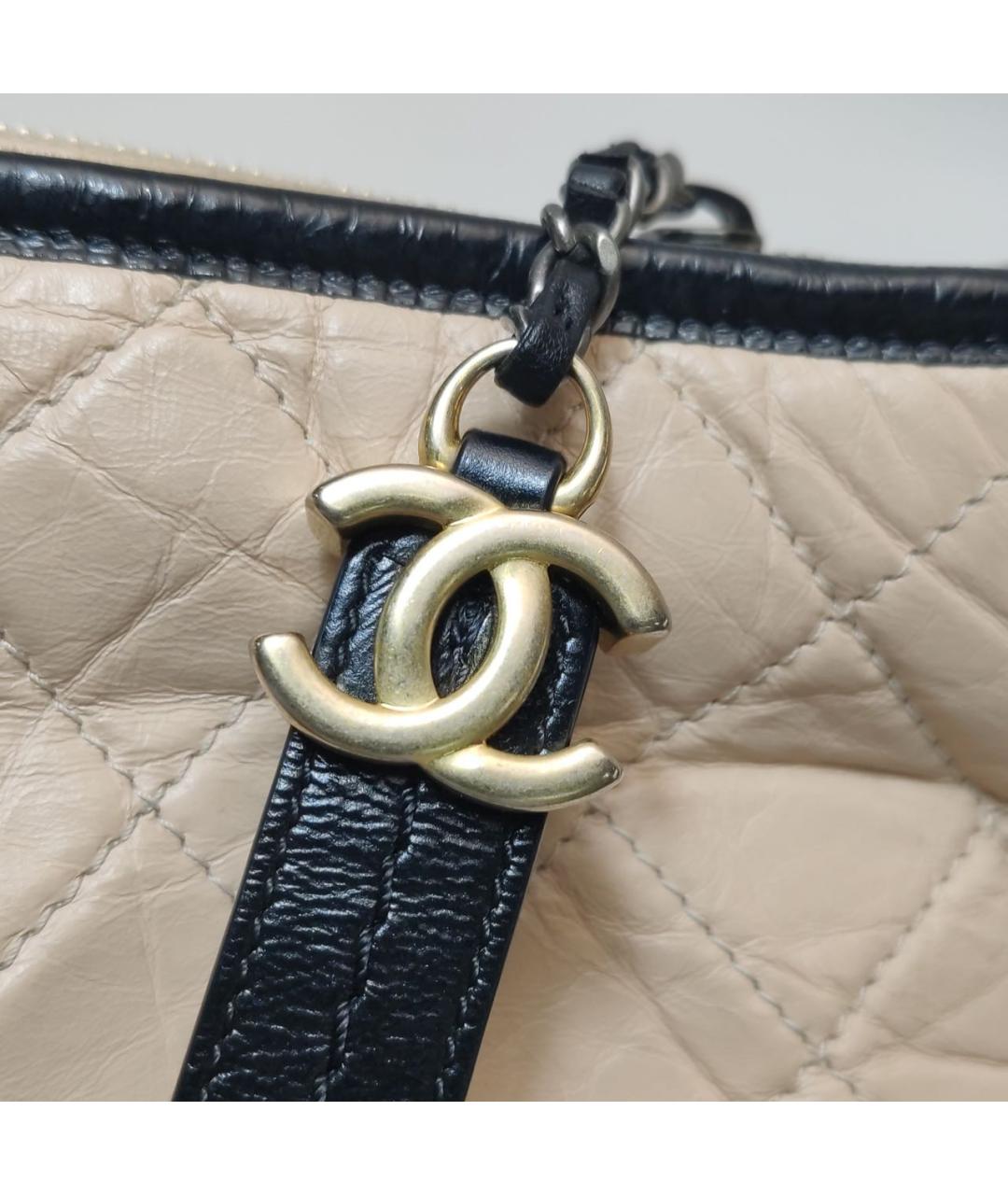 CHANEL Бежевая кожаная сумка через плечо, фото 6