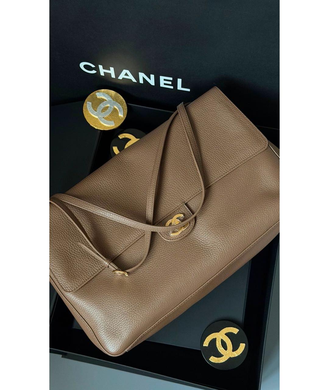 CHANEL Коричневая кожаная сумка через плечо, фото 2