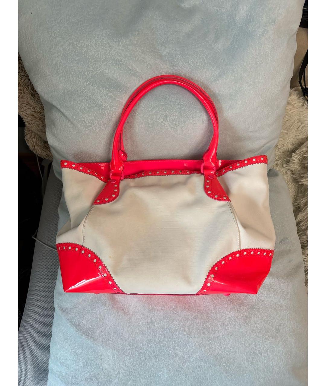 MOSCHINO Белая сумка тоут из лакированной кожи, фото 3