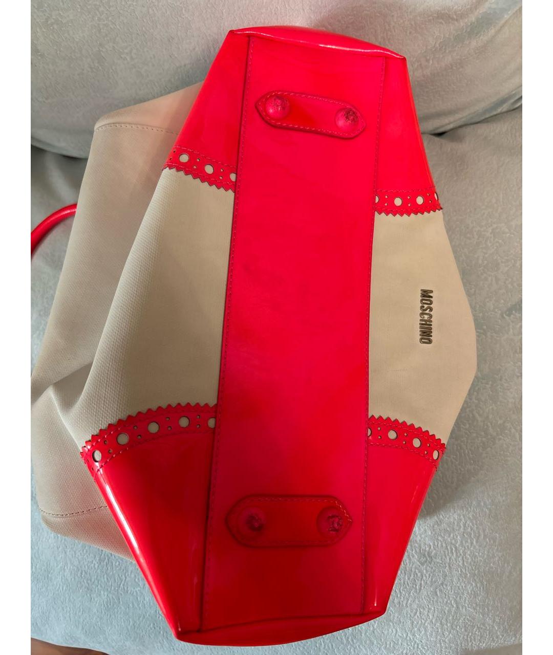 MOSCHINO Белая сумка тоут из лакированной кожи, фото 7