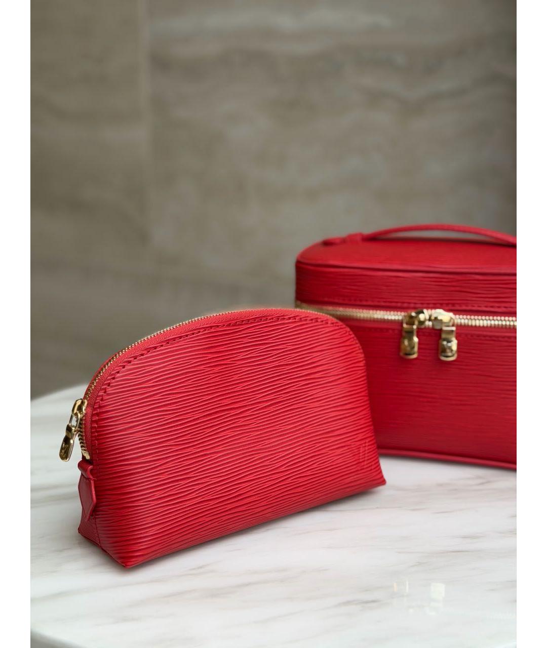 LOUIS VUITTON Красная кожаная косметичка, фото 5