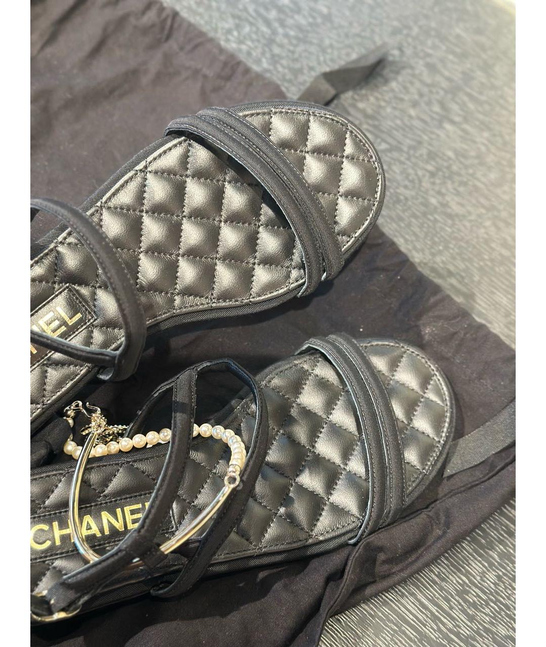 CHANEL Черные сандалии, фото 2