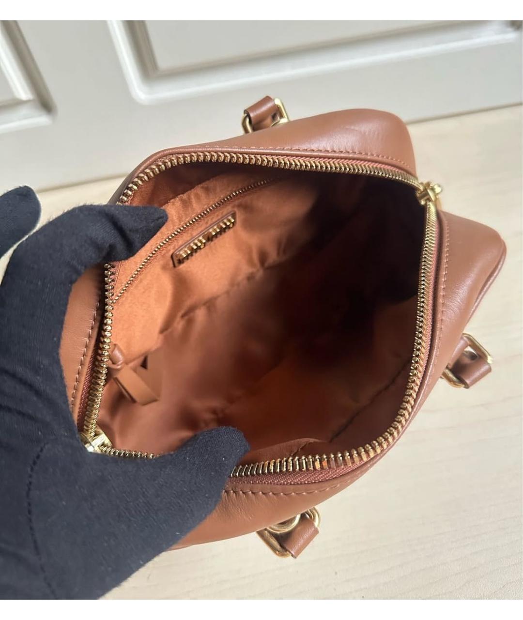 MIU MIU Коричневая кожаная сумка с короткими ручками, фото 4
