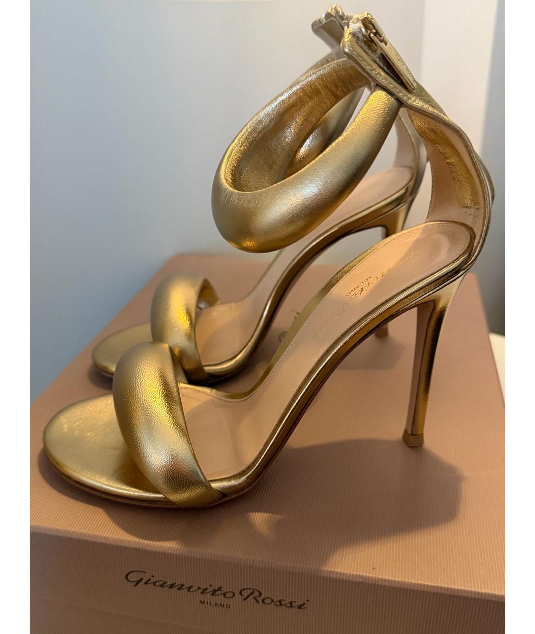 GIANVITO ROSSI Золотые кожаные босоножки, фото 5