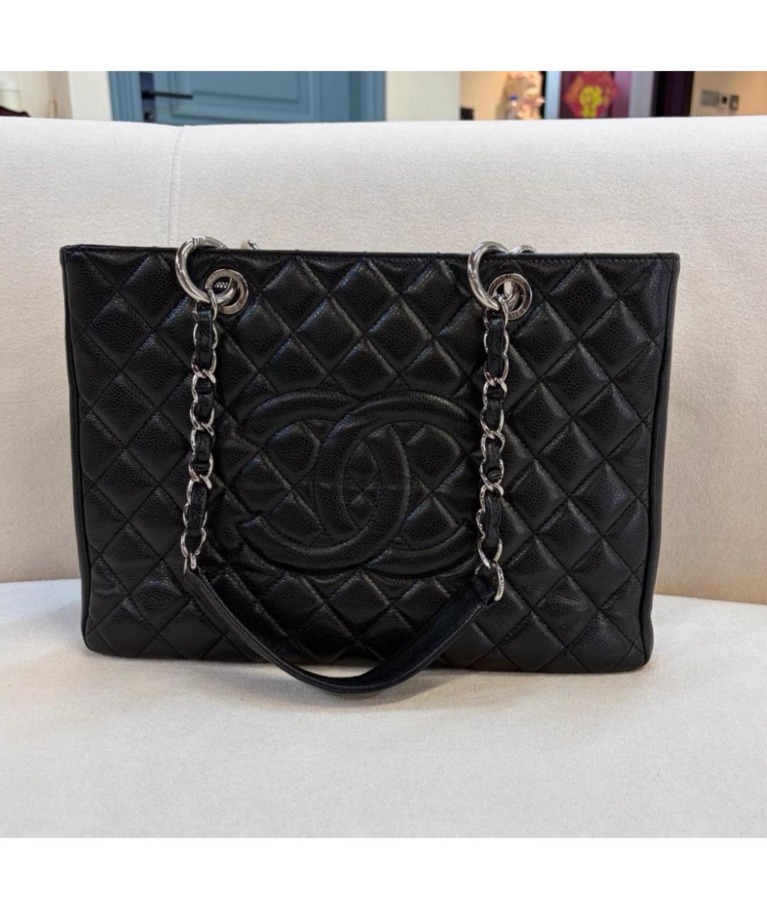CHANEL Черная кожаная сумка тоут, фото 7