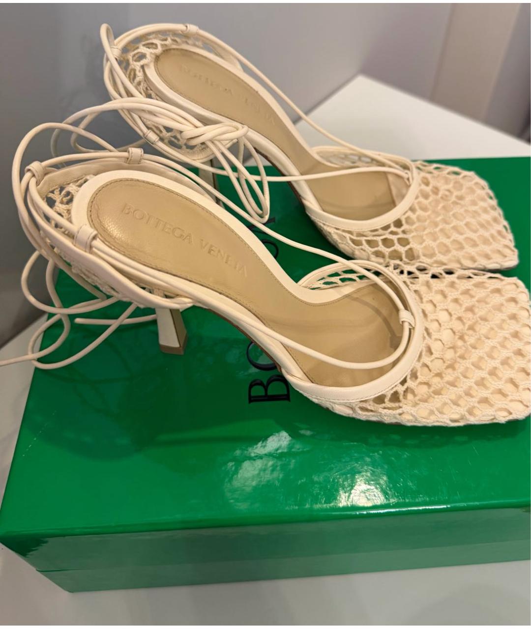 BOTTEGA VENETA Белые текстильные босоножки, фото 3