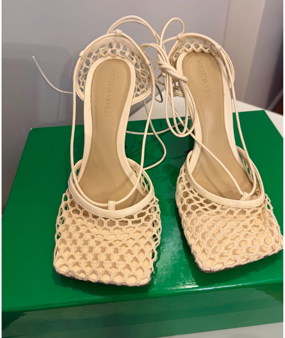 BOTTEGA VENETA Белые текстильные босоножки, фото 2