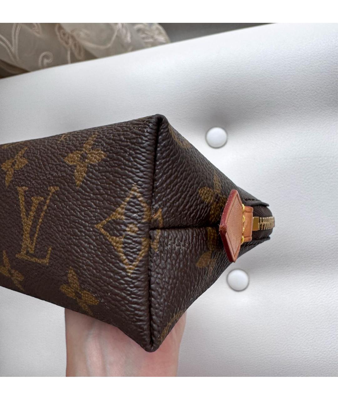 LOUIS VUITTON Коричневая косметичка, фото 5