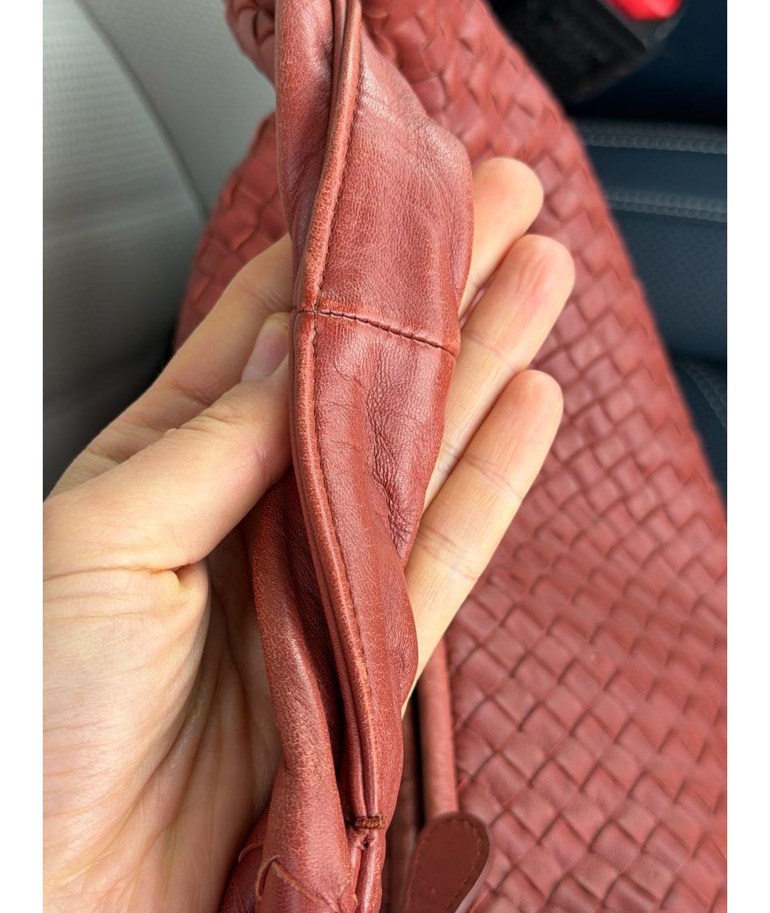 BOTTEGA VENETA Коралловая кожаная сумка с короткими ручками, фото 5