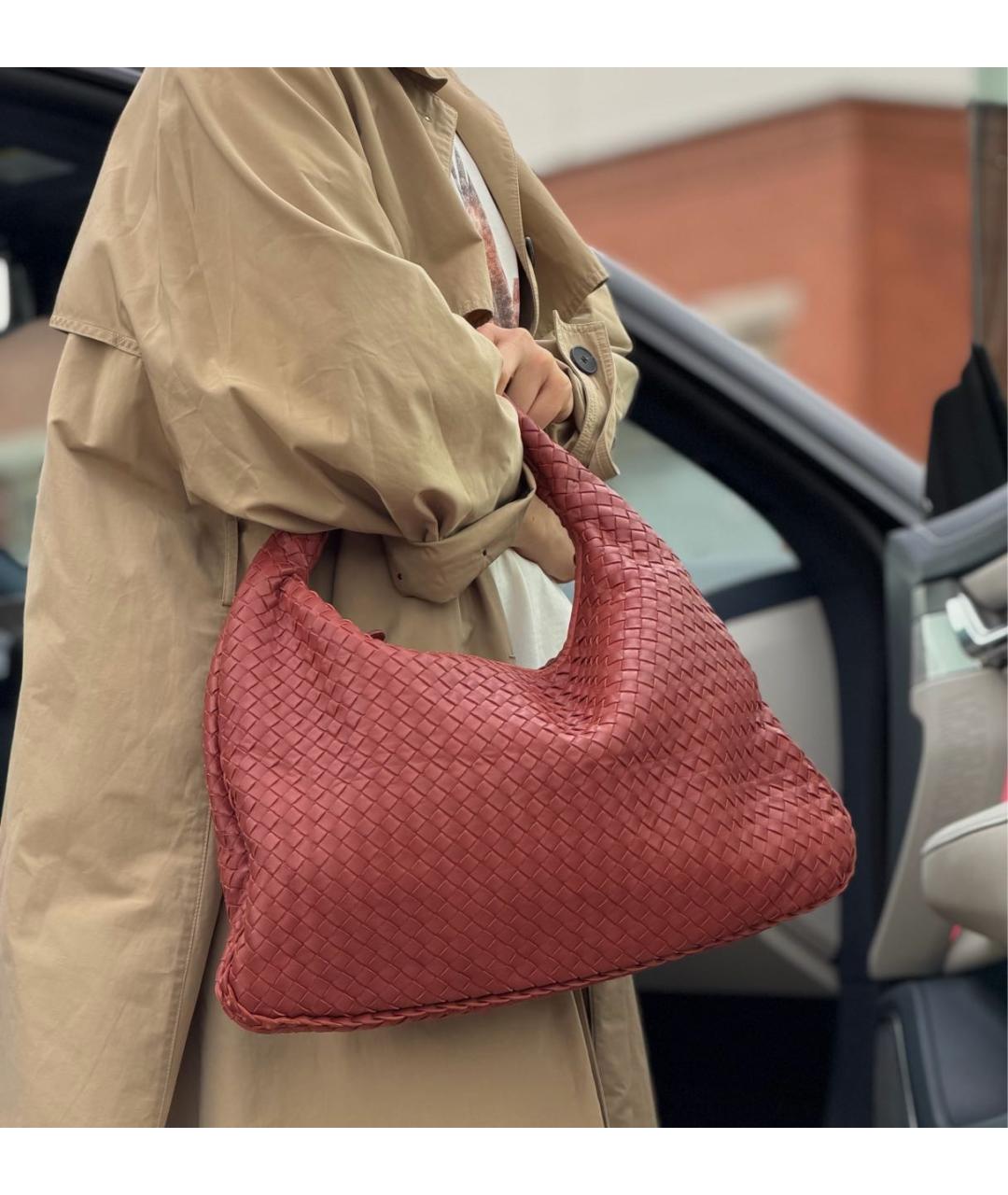 BOTTEGA VENETA Коралловая кожаная сумка с короткими ручками, фото 3