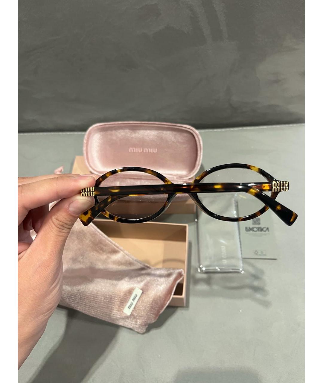 MIU MIU Коричневые пластиковые солнцезащитные очки, фото 6