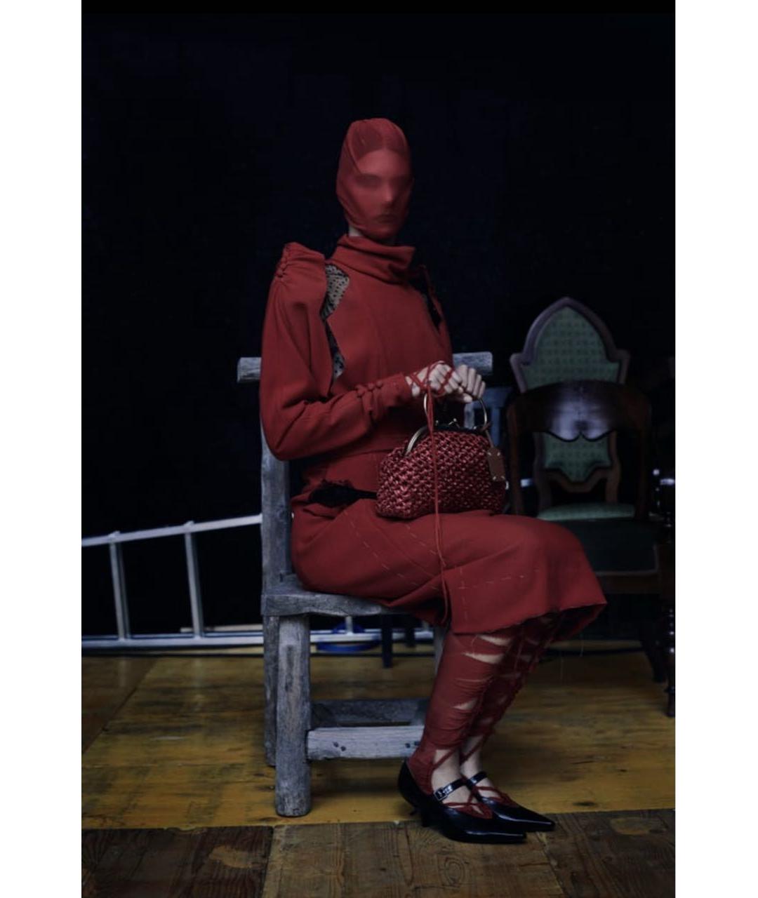 MAISON MARGIELA Черная сумка с короткими ручками из лакированной кожи, фото 2