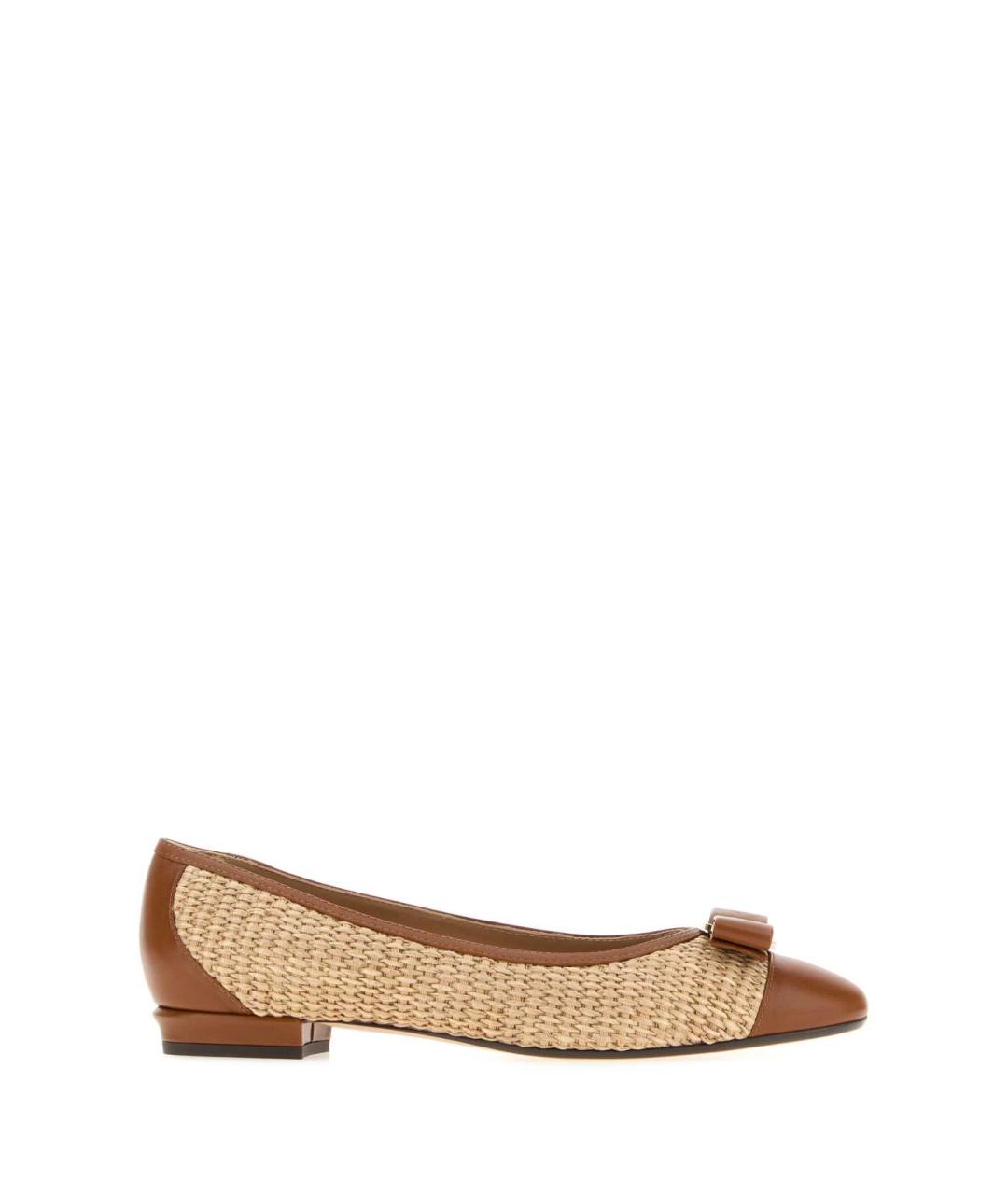 FERRAGAMO Бежевые балетки, фото 1