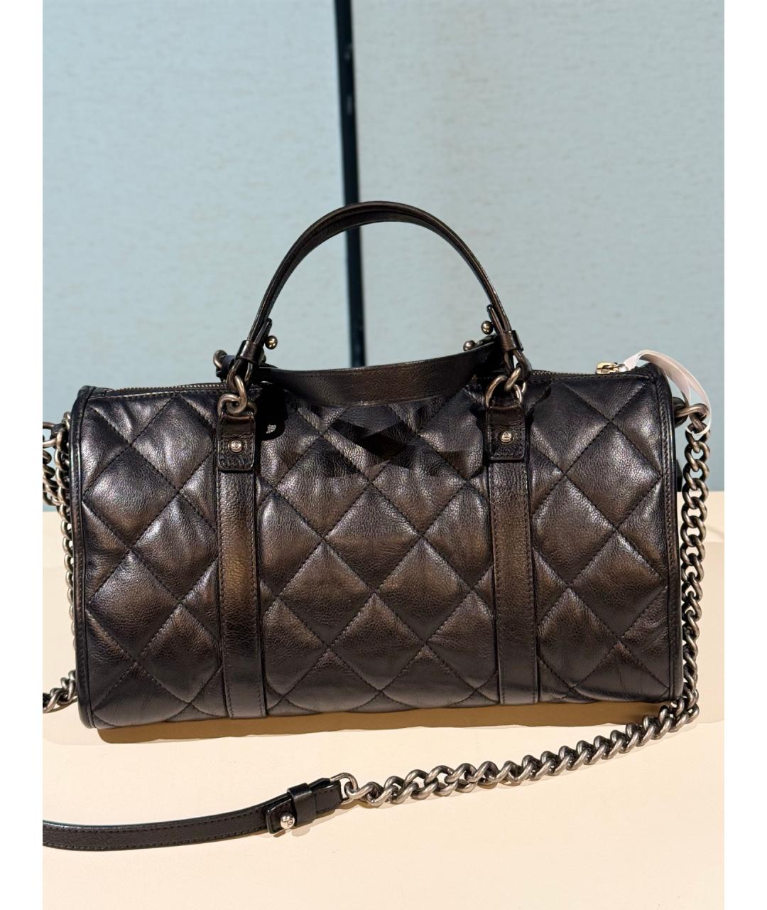 CHANEL Черная кожаная сумка с короткими ручками, фото 5