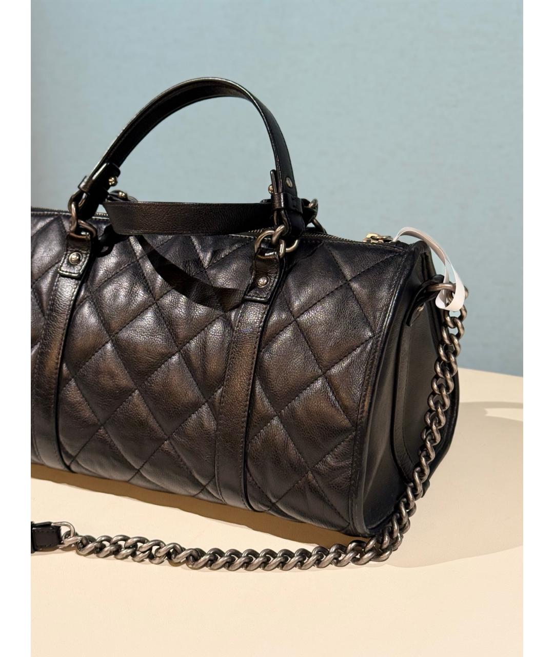 CHANEL Черная кожаная сумка с короткими ручками, фото 6