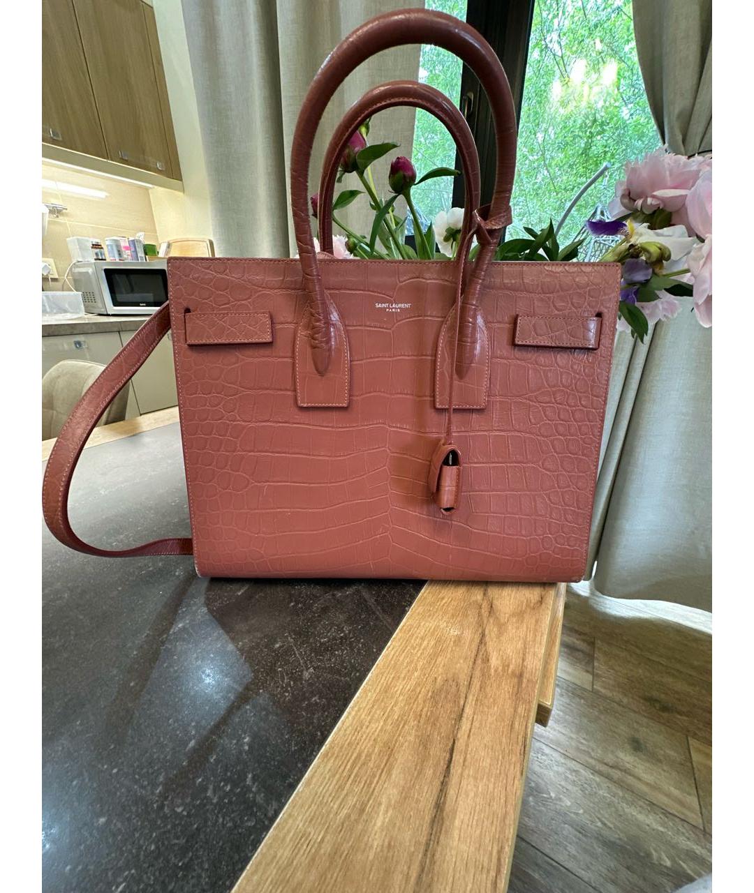 SAINT LAURENT Коралловая кожаная сумка с короткими ручками, фото 9