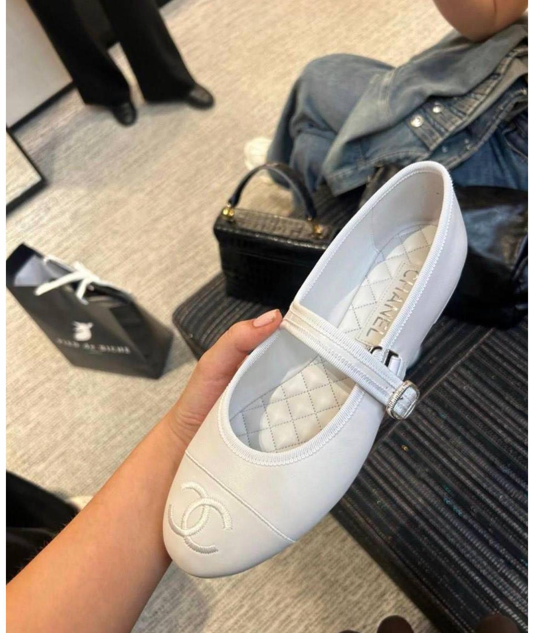CHANEL Белые кожаные туфли, фото 3
