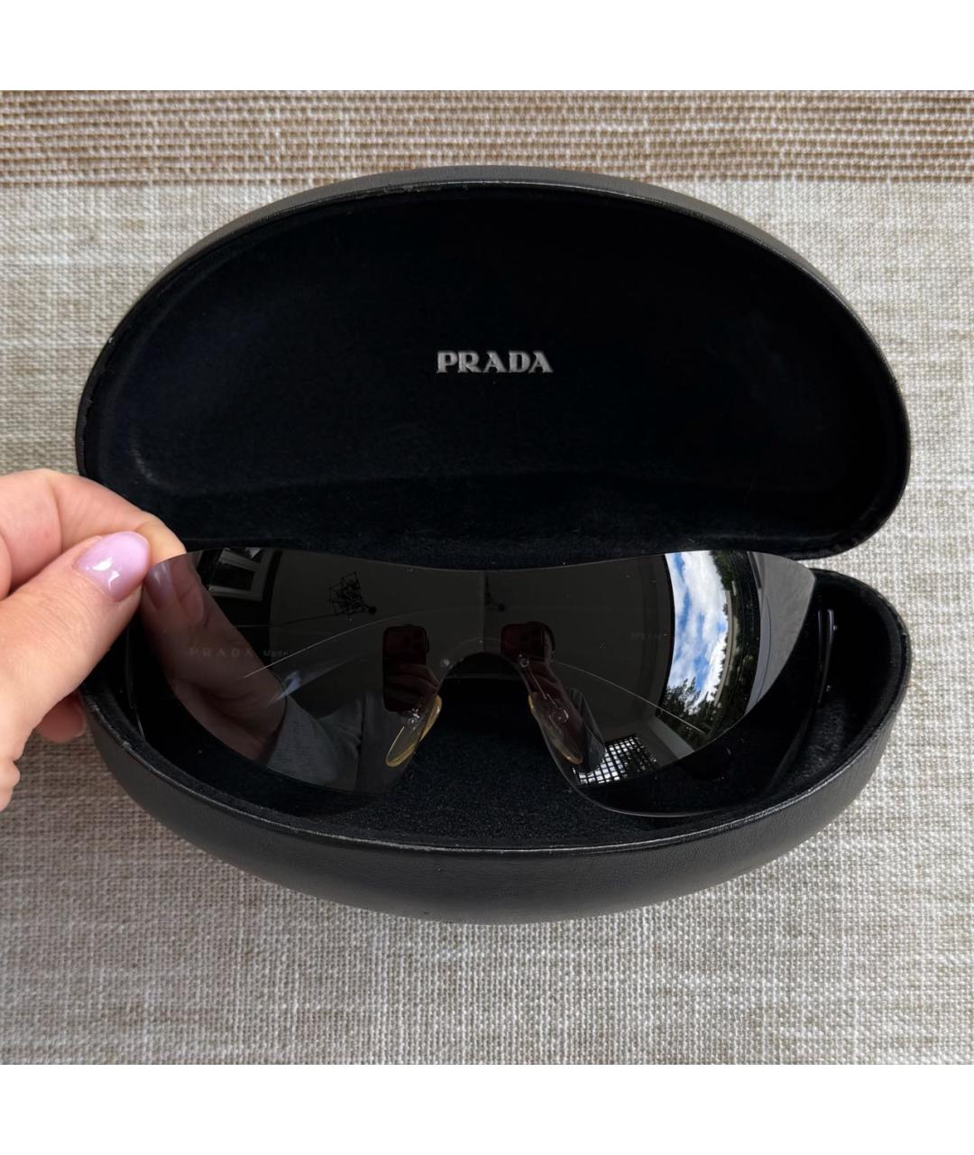 PRADA Черные пластиковые солнцезащитные очки, фото 4