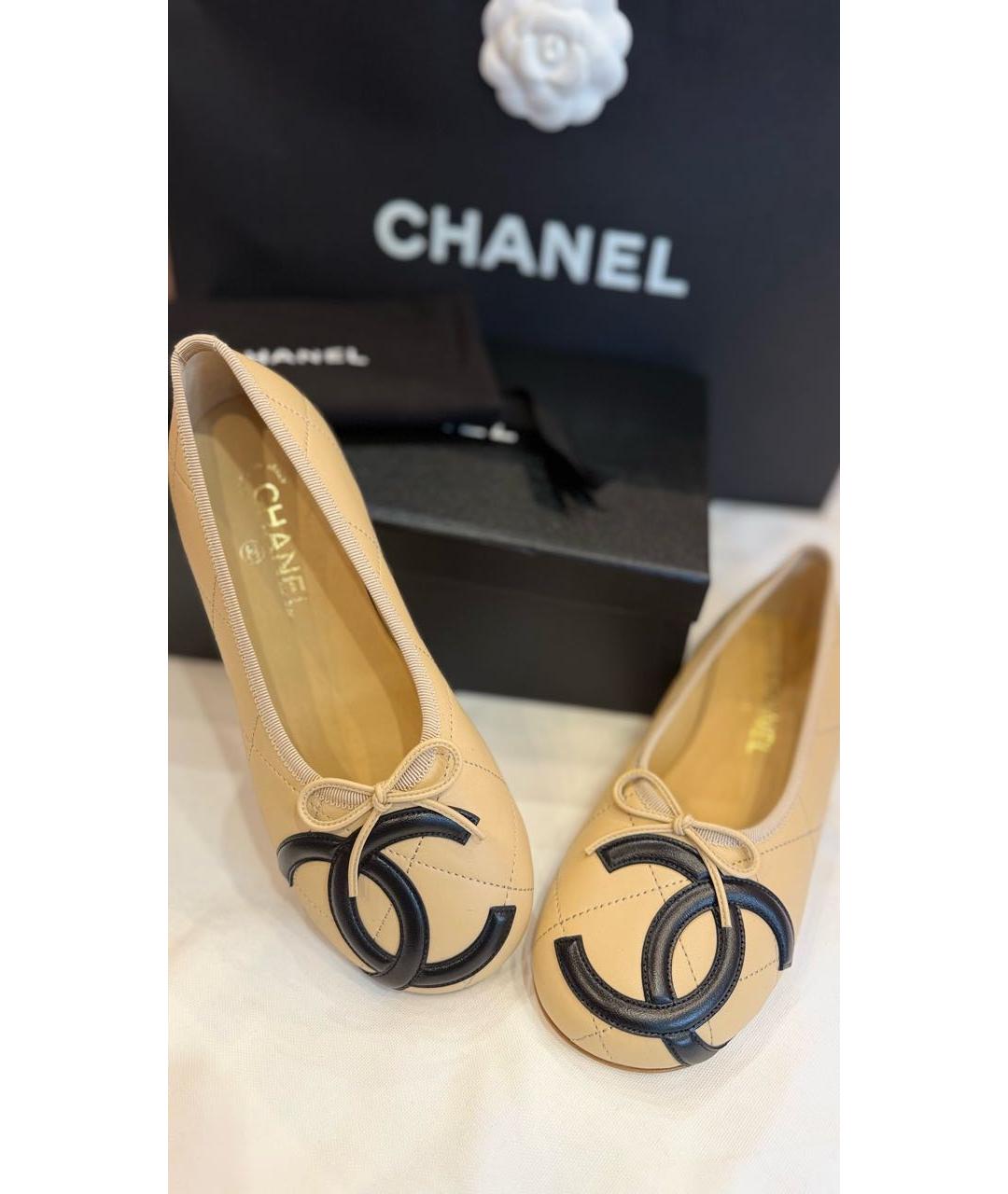 CHANEL Бежевые кожаные балетки, фото 2