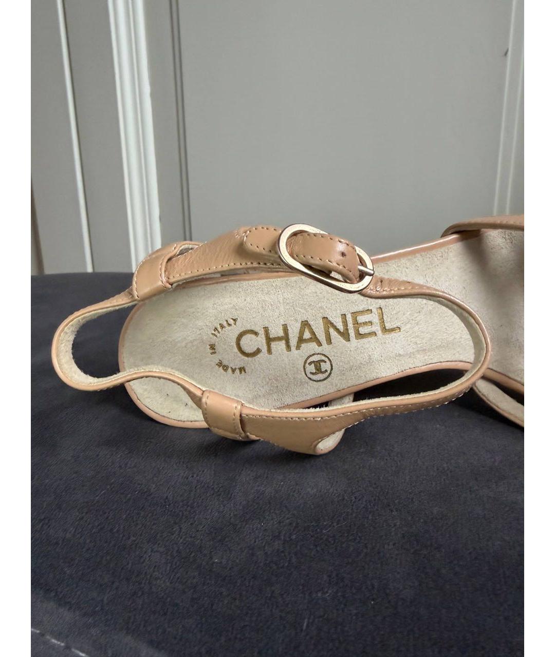 CHANEL Бежевые кожаные босоножки, фото 3